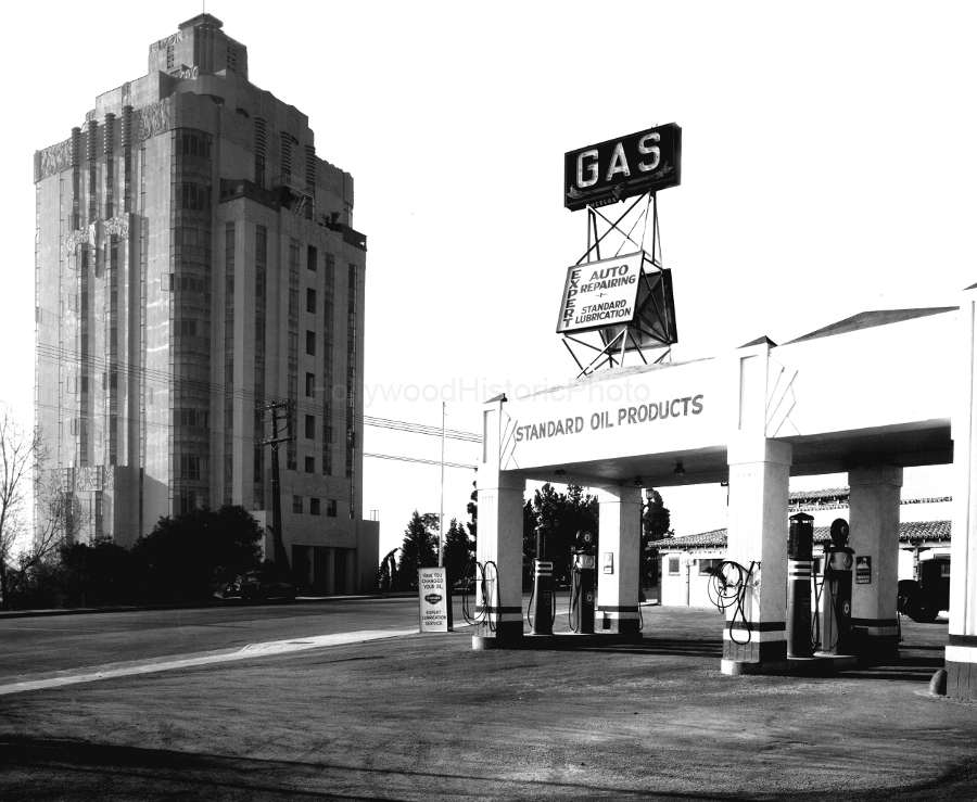 Sunset Tower Hotel 1933 WM.jpg